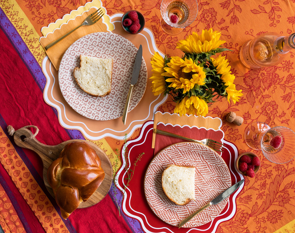 Red Wavy Scallop Paper Placemats