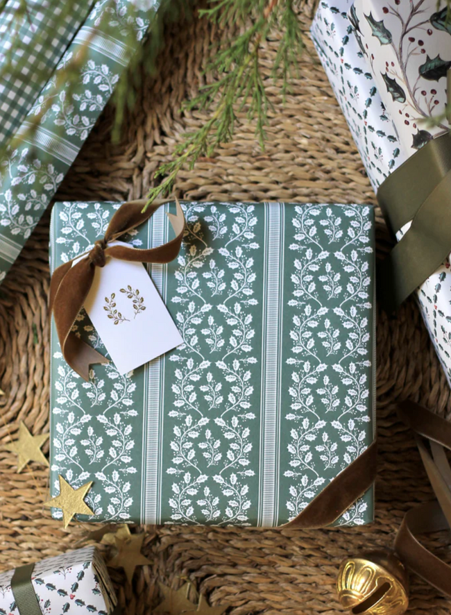 Laurel Wreath Wrapping Sheets